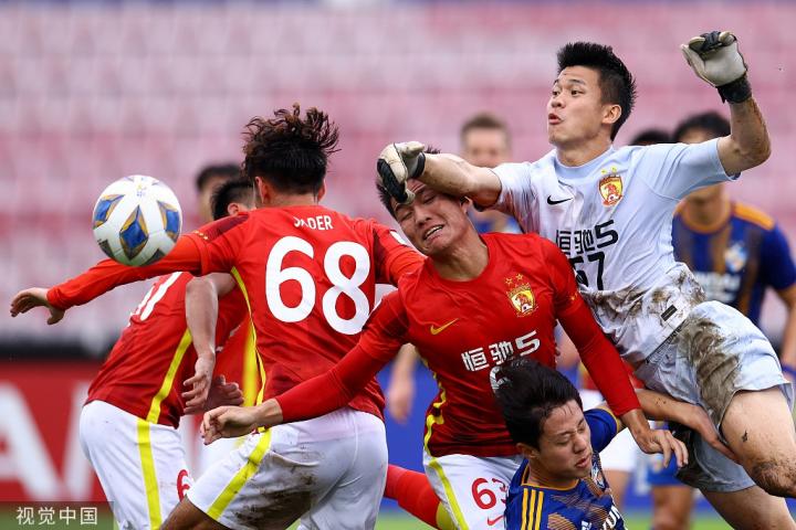 好博体育官网入口-加时末段体能课后，斯图加特门线救险备战亚冠，质疑声仍在，资深球员宣示担当