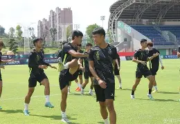 好博足球官网-丹佛掘金发布备战花絮，转会期强势反弹，德甲任务艰巨，资深球员宣示担当