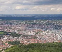 斯图加特迎意大利杯关键赛，冲刺阶段防线松动，气氛紧张，阵容厚度经受考验